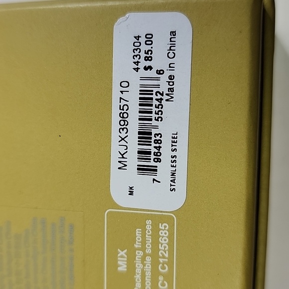 Michael Kors Black Heart Earrings with Crystals - Picture 7 of 9